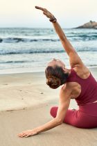 Practicando Yoga en Ibiza